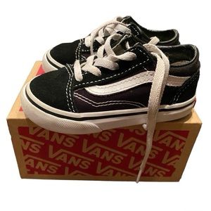 Toddler Old Skool vans shoe size 6